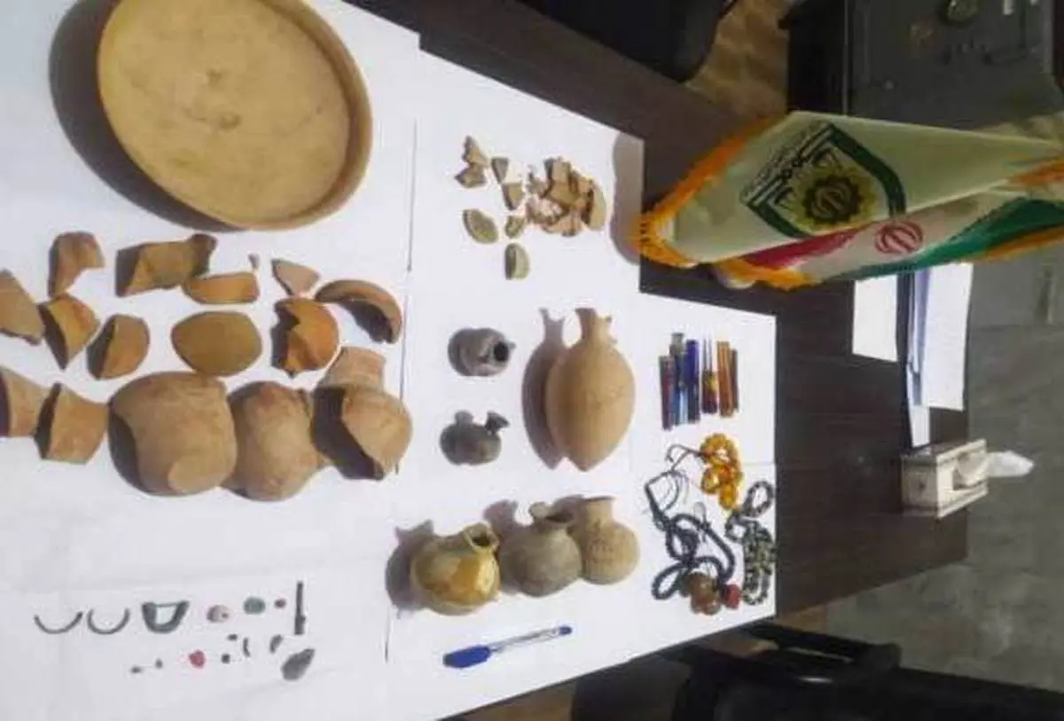 عتیقه های 3 هزار ساله در سقز کشف شد+ عکس| کشف عتیقه‌های 3هزار ساله توسط پلیس کردستان