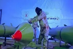 
حماس: موشک‌ها را برای هدف‌گیری تأسیسات حیاتی صهیونیستی آماده کنید

