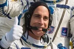 فضانورد ناسا می خواهد به زمین برگردد+ عکس