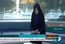 توزیع چادر امدادی بین مردم زلزله زده | یک خانه قدیمی تخریب شد+ ویدئو 