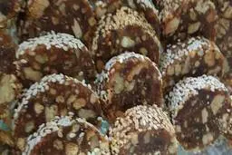 خرما بیسکوییتی انقدر خوشمزه ست که رودست نداره! | طرز تهیه خرما بیسکوییتی +ویدئو