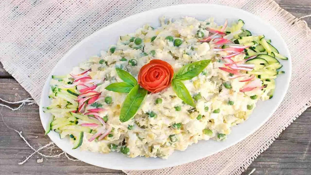راز خوشمزگی الویه مرغ دوتا نکته است! | طرز تهیه الویه مرغ به همراه فوت و فن آن +ویدئو