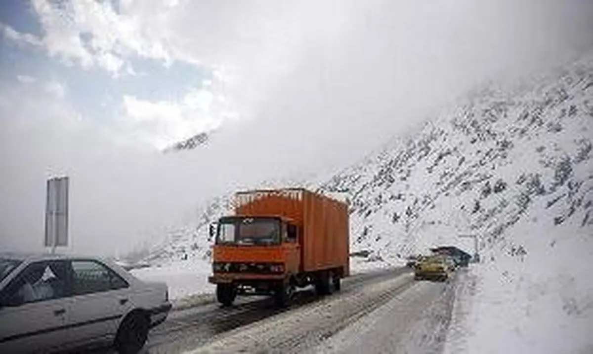 طوفان جاده هراز را بست