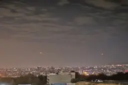 آغاز پرتاب موشک‌های ایران به سمت سرزمین‌های اشغالی از تهران+ویدئو لحظه‌ی شلیک موشک‌ها