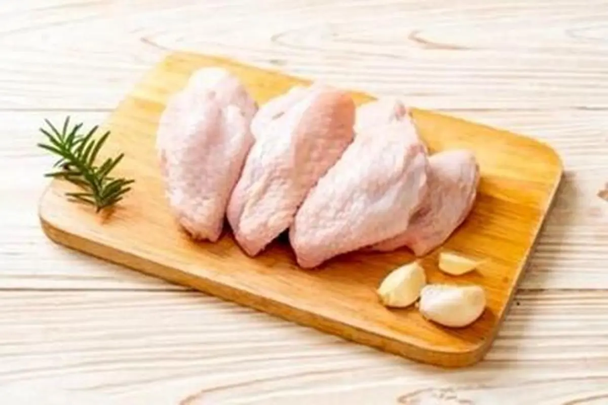 این دو قسمت مرغ را نخورید! | این دو قسمت مرغ برای انسان به ویژه کودکان خطرناک است