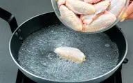 بال مرغ را سرخ نکنید! | بهترین روش پخت بال مرغ به سبک رستوران معروف 