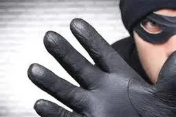 زن‌هایی که یک سارق را به باد کتک گرفتند!+ویدئو