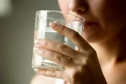 در این زمان‌ها آب بنوشید، وزن کم کنید | بی دردسر لاغر شو