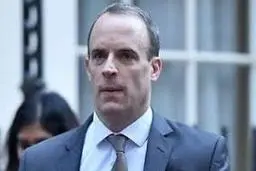 وزیر خارجه انگلیس خود را قرنطینه کرد