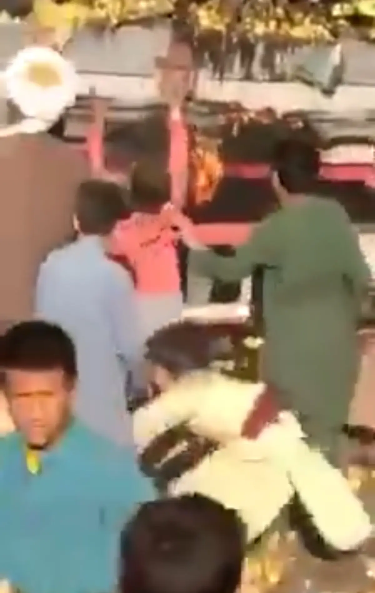 غارت اموال تجار به دنبال آتش سوزی در گمرک  افغانستان + ویدئو