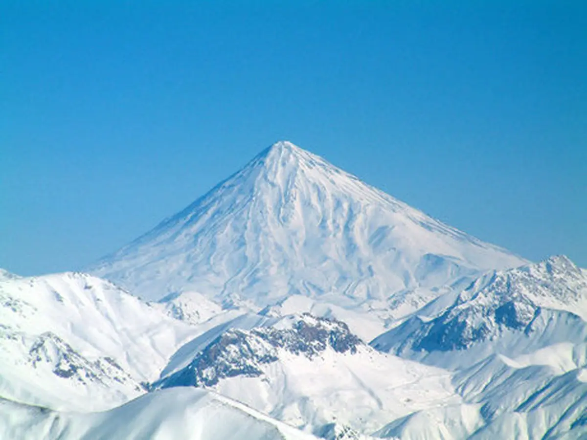 سقوط دو کوهنورد در یخچال یخار کوه دماوند+ جزئیات 
