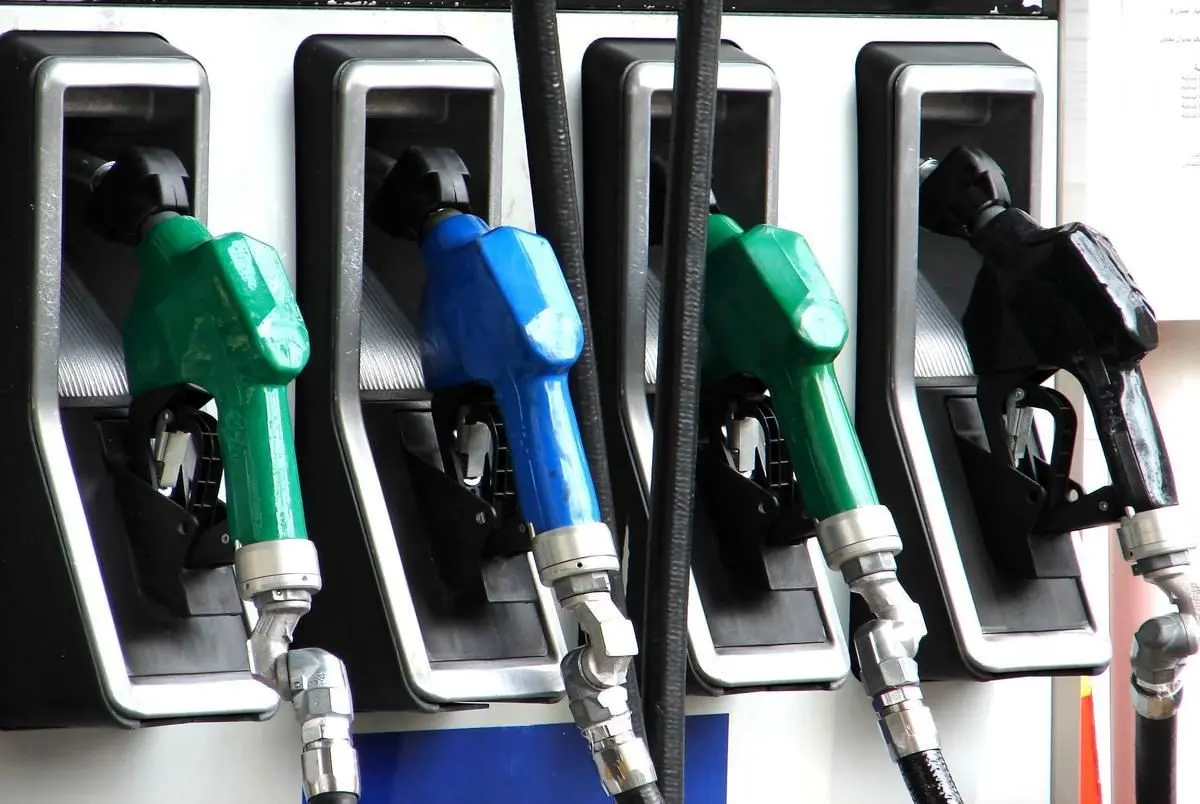 افزایش قیمت بنزین در راه ؟ | پشت پرده کاهش سهمیه بنزین آزاد در کارت‌های سوخت