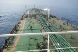 
صادرات نفت ۱۲۰ هزار بشکه‌ای ایران به چین 
