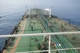 
صادرات نفت ۱۲۰ هزار بشکه‌ای ایران به چین 
