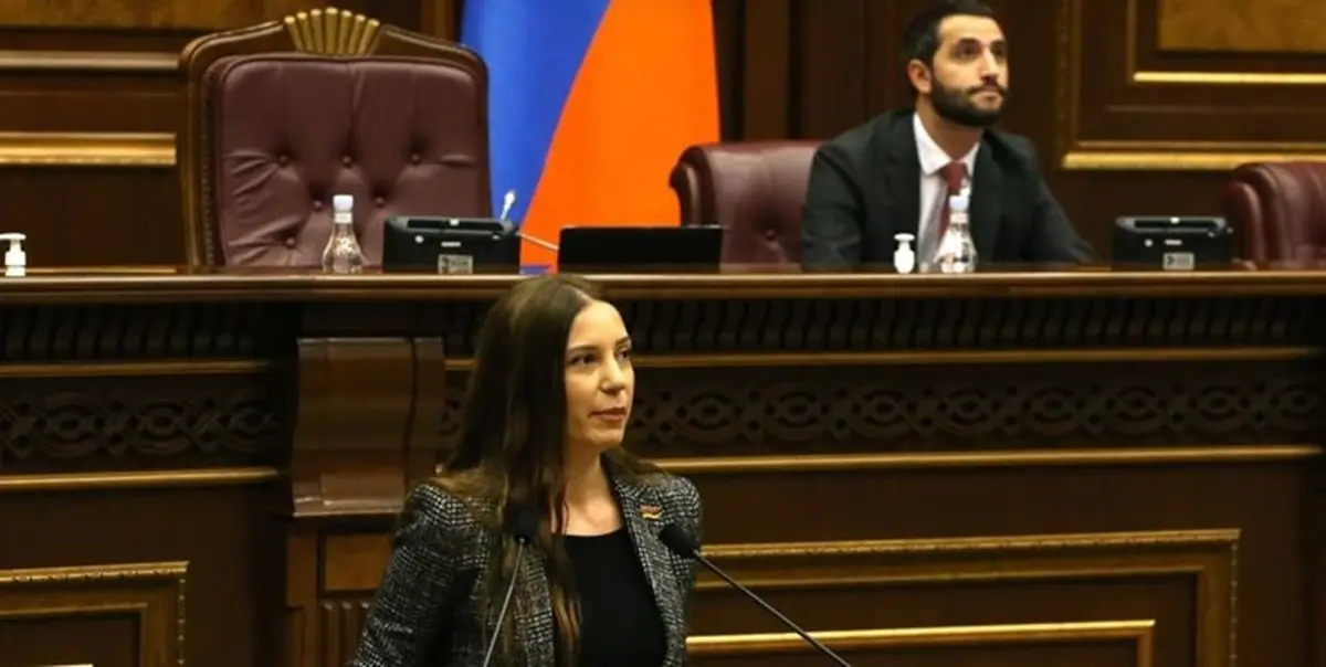 
درخواست نمایندگان پارلمان ارمنستان برای نشست ویژه درباره اقدام باکو علیه کامیون‌های ایرانی
