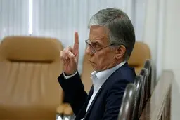 ایروانی: دولت نرخ ارز مصوب را اجرایی کند، بدهی بانکی گروه عظام را تسویه می کنیم
قاضی صلواتی: ما به شما مهلت می‌دهیم