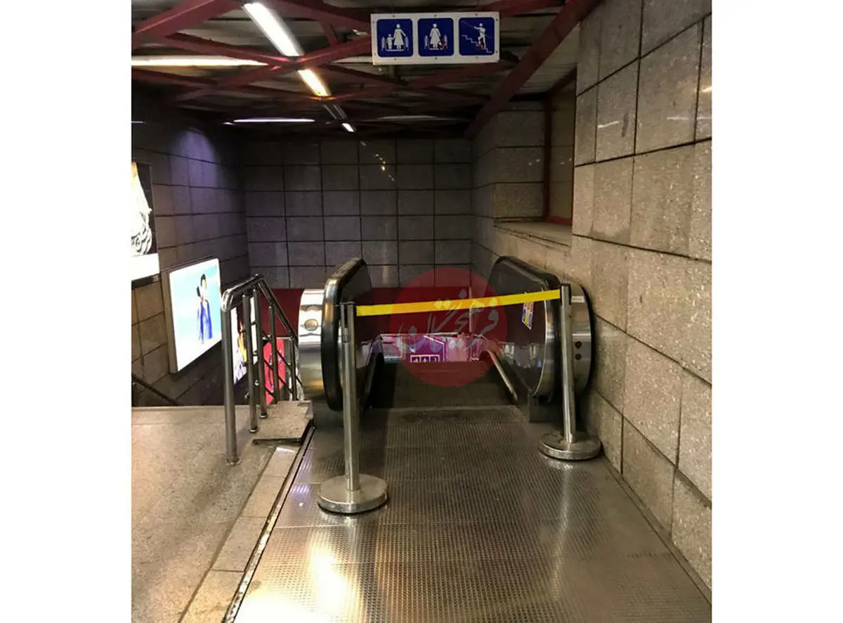 حادثه وحشتناک در مترو دروازه دولت | مسافران در پله برقی روی هم افتادند! + جزییات