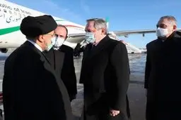 واکنش روزنامه دولت به انتقادها از عدم رعایت تشریفات در سفر رئیسی به روسیه: این سفر یک «سفر کاری» بود نه «رسمی»