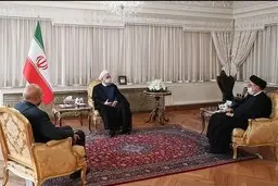 سران قوا    |    نشست سران سه قوه عصر امروز در دفتر رئیس‌جمهور برگزار شد.

