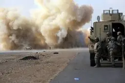 یک کاروان لجستیک آمریکا در الدیوانیه عراق هدف قرار گرفت


