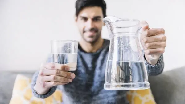 اول صبح با معده خالی فقط آب گرم بخور | معجزه باورنکردنی نوشیدن آب گرم صبح با معده خالی