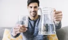 اول صبح با معده خالی فقط آب گرم بخور | معجزه باورنکردنی نوشیدن آب گرم صبح با معده خالی