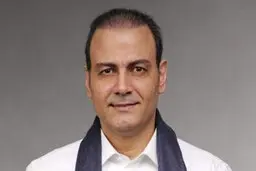 علیرضا قربانی اجازه ورود به آمریکا را پیدا نکرد | این خواننده در فرودگاه تورنتو بازداشت و بازجویی شد 