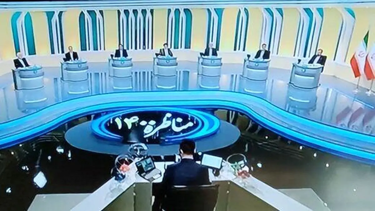 عکسی متفاوت از خوش و بش ۲ رقیب در آخرین مناظره