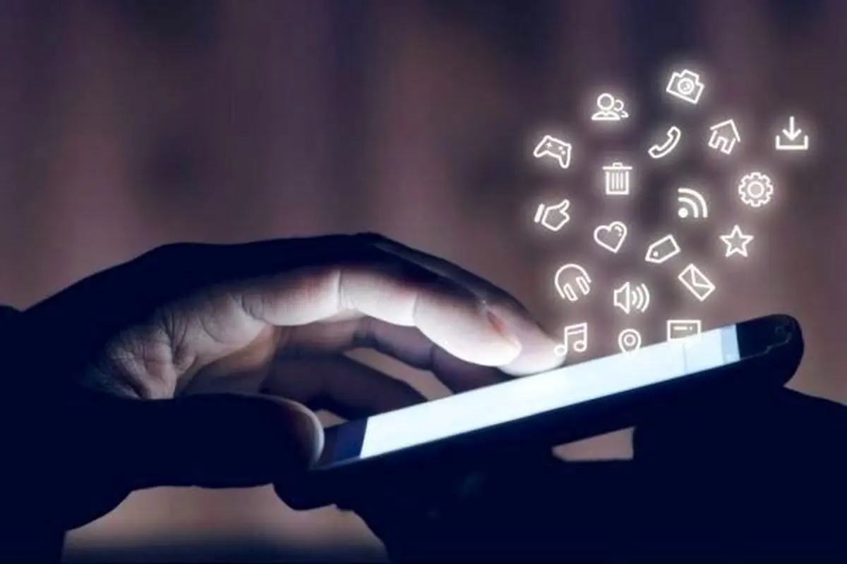 آقای رئیس جمهور! دستور بدهید بررسی شود چندنفر از اعضای شورایعالی فضای مجازی و خانواده شان ، اینترنت سفید دارند؟