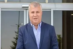 تصاویری از اسطوره فوتبال ایران در ایفای نقش برای سینما + عکس