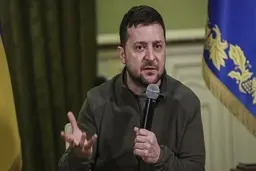 زلنسکی: آماده ۱۰ سال جنگ با روسیه هستیم