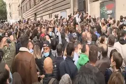 فرانسه | اعتراض به تعطیلی رستوران و کافه‌ها به دلیل کرونا +عکس
