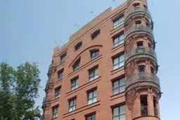 قطع درختان میدان گلها تهران برای پیدا شدن نمای ساختمان!+تصویر 