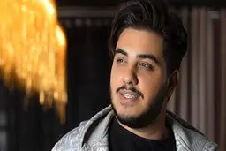 آواز خوندن خواننده مشهور پاپ در حضور علی دایی به مناسبت روز پدر! + ویدئو