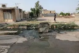 سرریز فاضلاب خانگی به کوچه و خیابان‌های آبادان