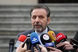واکنش واعظی به انتقادات از انتصاب شریعتی به ریاست سازمان استاندارد: نمی شود استانداری را که عملکرد مناسب داشته به خاطر یک مورد خاص کنار گذاشت