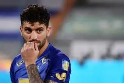 مدافع آبی ها دراین تیم ماندگار شد