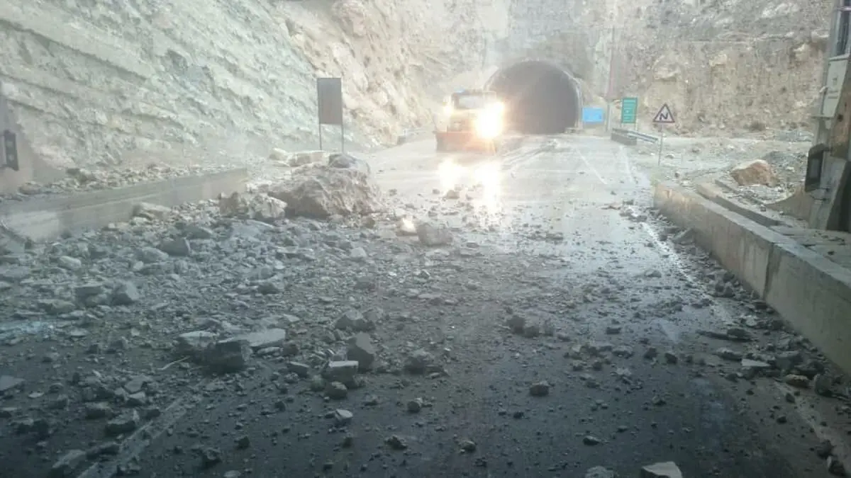 یک داربست در تونل آزاد راه تهران- شمال ریزش کرد | 12 مصدوم برجا گذاشت