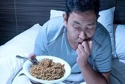 این ۵ غذا را اصلا نباید در طول شب بخورید! | هشدار جدی 