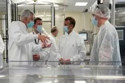 سرعت واکسیناسیون کرونا در فرانسه: تنها 450 نفر در یک هفته