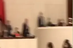 درگیری فیزیکی در پارلمان ترکیه + ویدئو 