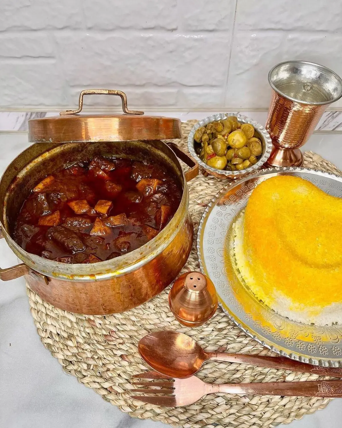 راز خوشمزگی خورش به آلوی اصیل اصفهان رو یاد بگیر! | طرز تهیه خورش به آلو +ویدئو