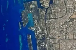 یک تانکر در نزدیکی سواحل عربستان منفجر شد