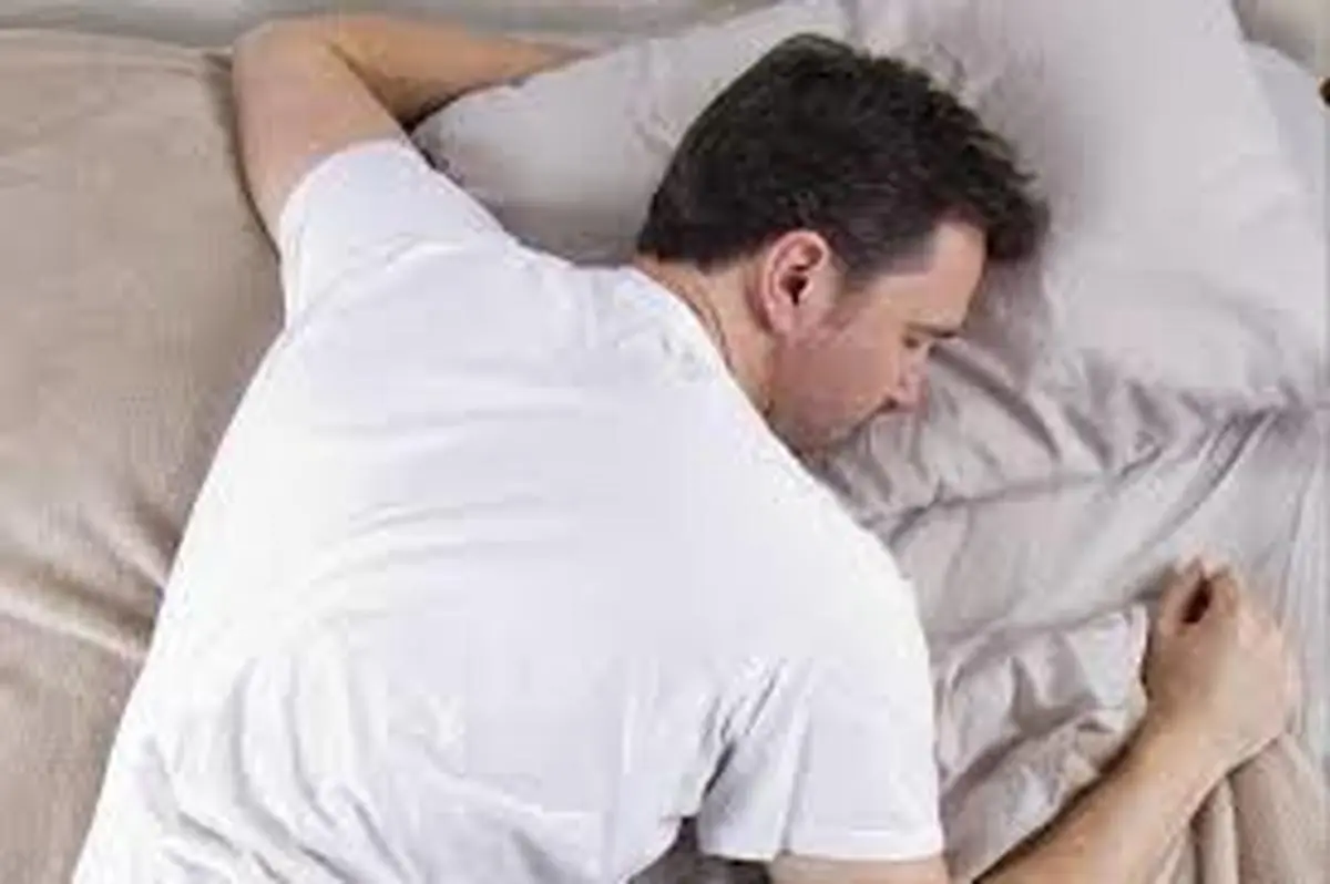 چرا بعد از کم خوابی بدن درد می‌گیریم  | دلیل اصلی بدن درد بعد از  کم خوابی 
