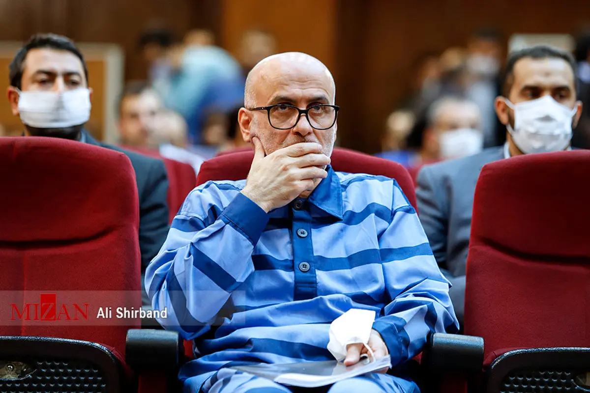 حق همه ی ایرانی هاست که دادگاه طبری را زنده ببینند