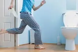 عوارض نگه داشتن ادرار چیست؟ | بررسی خطرات نگه داشتن ادرار برای بدن 