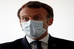 مکرون: باید اطمینان کنیم که ایران هرگز به سلاح هسته ای دست پیدا نمی کند 