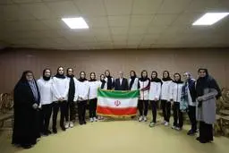 وعده کیومرث هاشمی به دختران ملی پوش دوومیدانی | اظهار خوشحالی وزیر ورزش در جمع بانوان مدال‌آور دوومیدانی