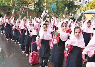 نواخته شدن زنگ «جشن شکوفه‌ها» برای بیش از یک میلیون کلاس اولی
