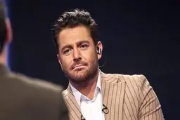 محمد رضا گلزار در کنار مادرش+عکس